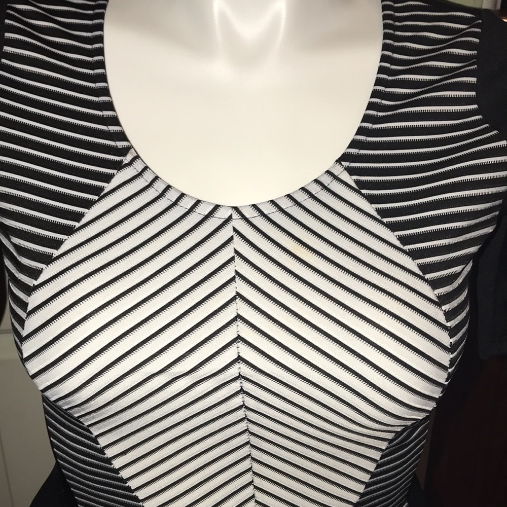Dress - Picture 4 of 4